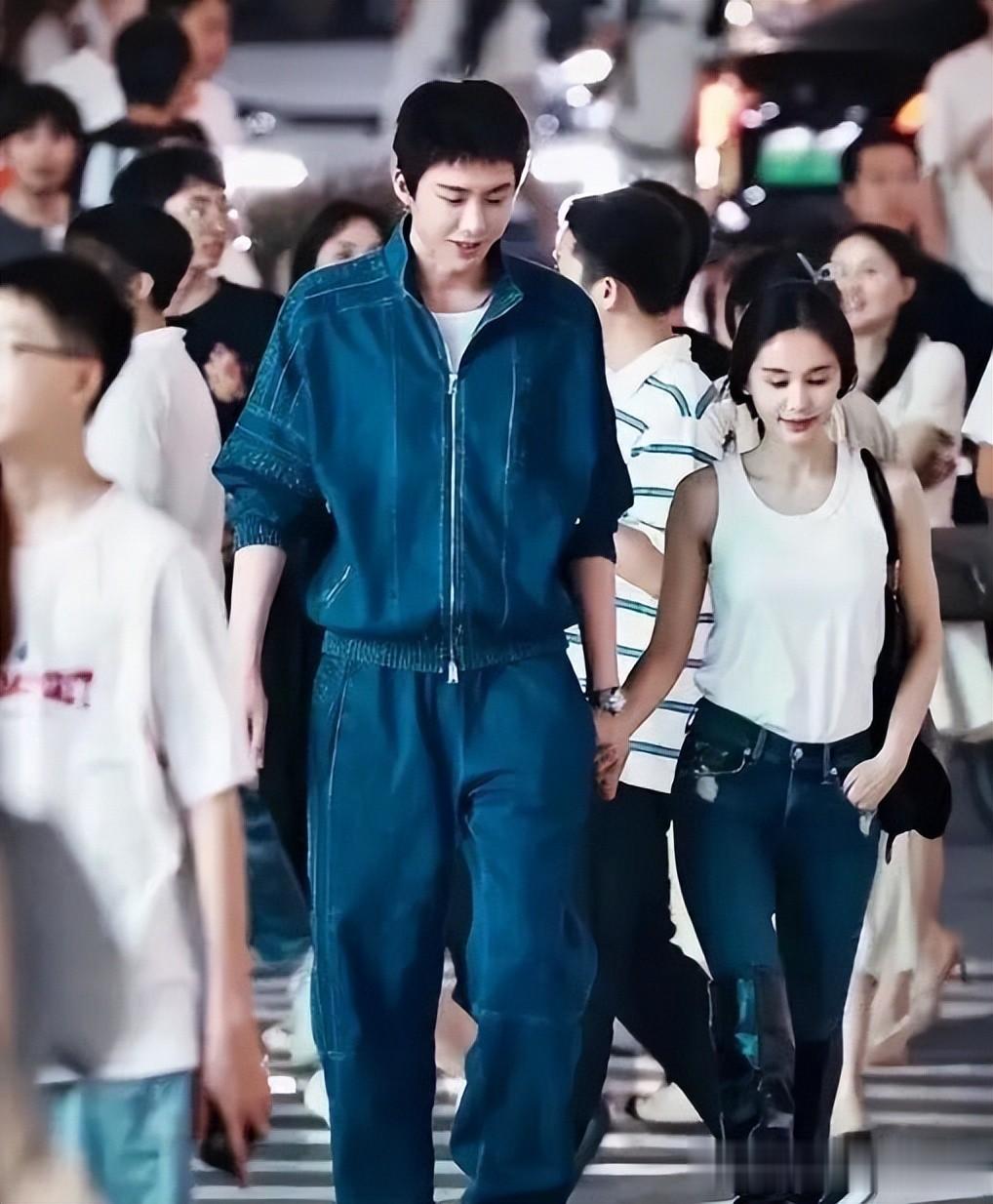 5位身高超迷你女星!赵露思161cm只到唐晓天胸口,鞠婧祎又更娇小