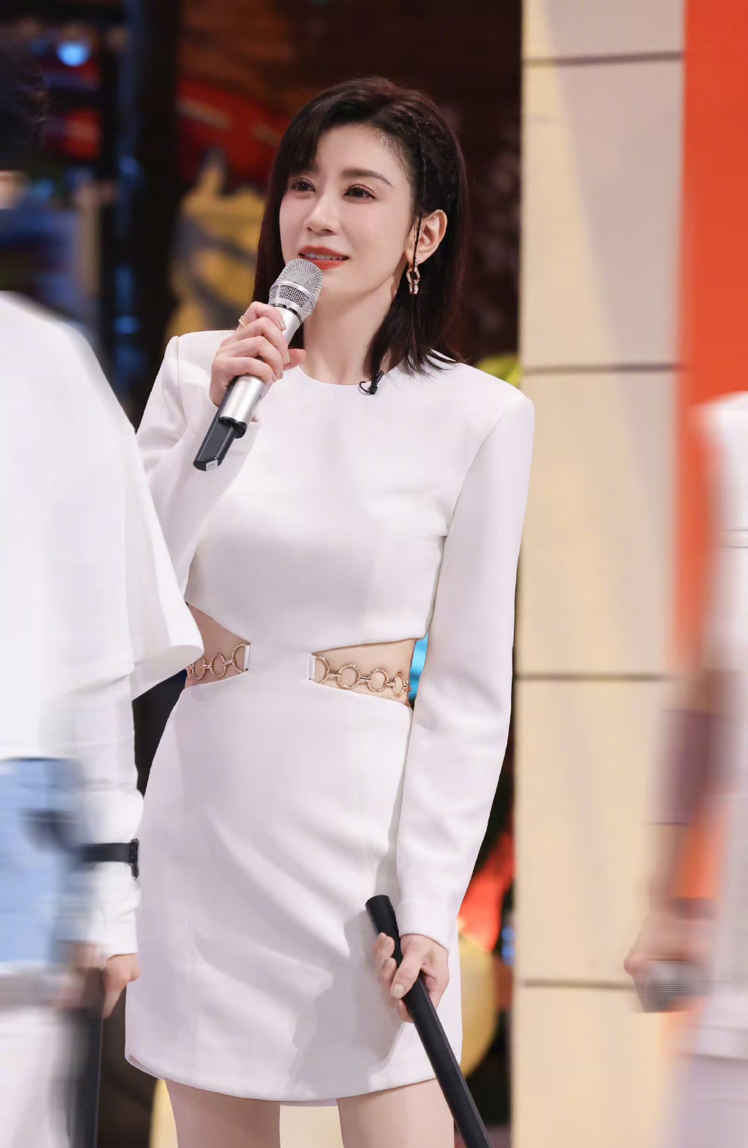 贾静雯:离开前夫后,再婚嫁弟弟朋友,生了3个女儿