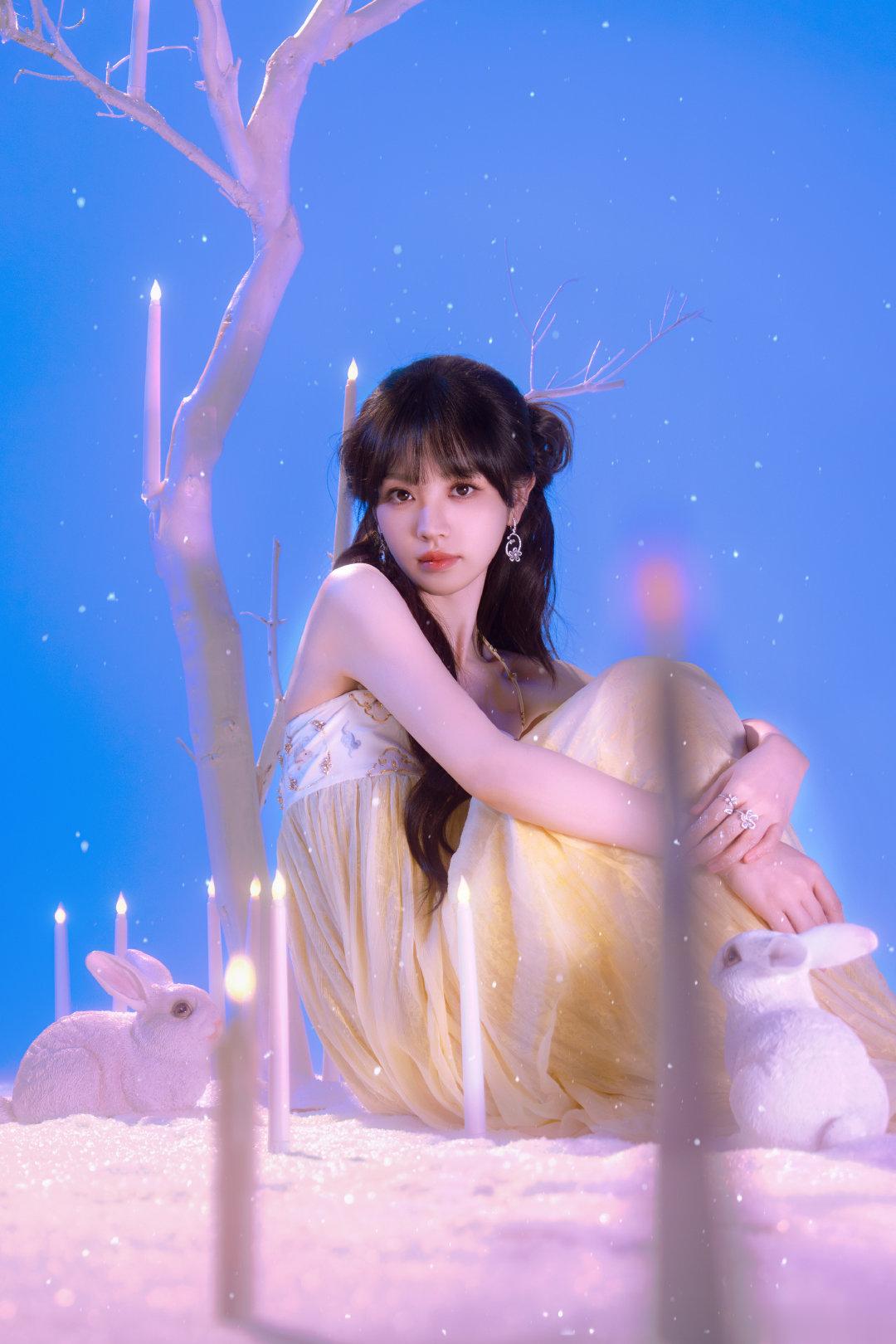 田曦薇：甜妹脸蛋，御姐身材！