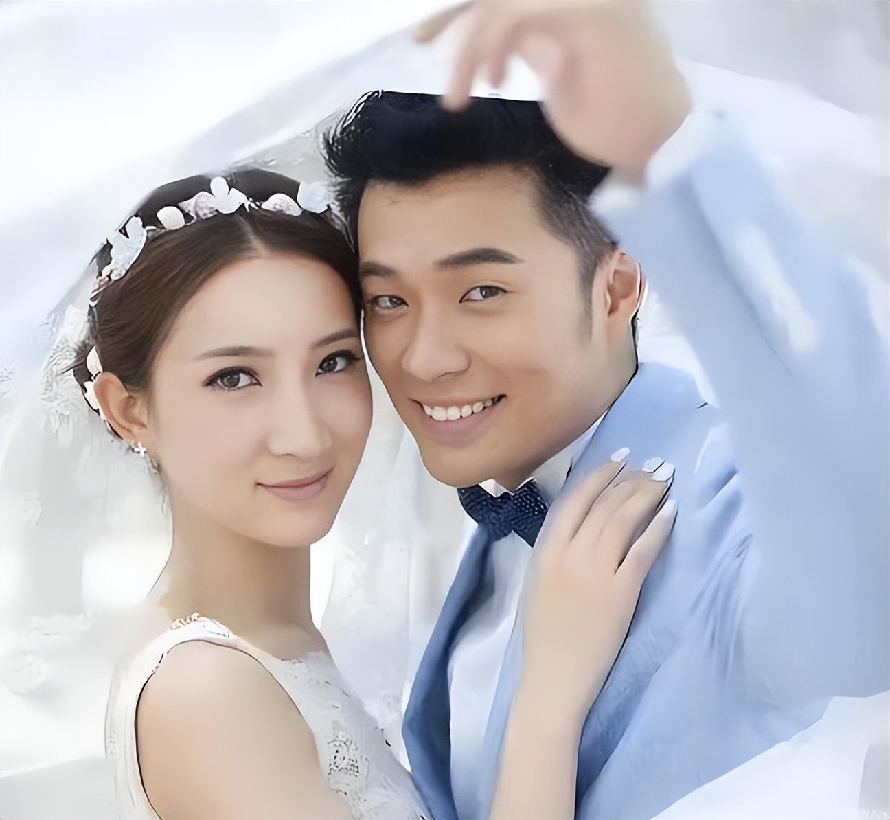 和陈赫离婚10年后，晒出情侣泳装照的许婧，没给前夫留一点体面