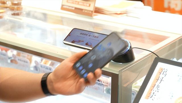 支付寶突然整了個王炸級大招，「看一下支付」