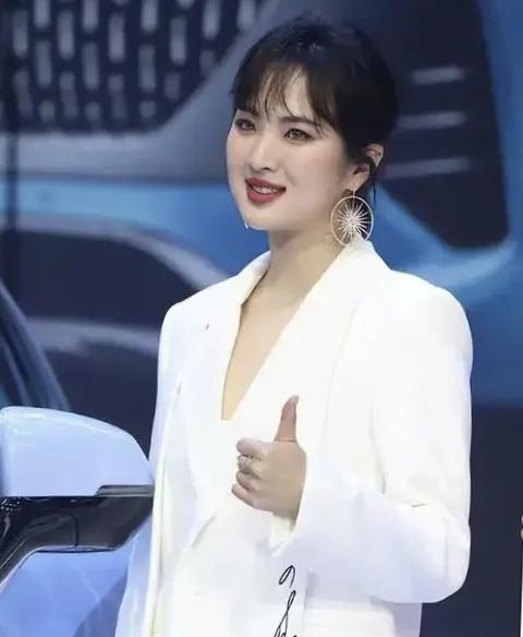 姚安娜代言華為新品，背后藏著怎樣的品牌野心？