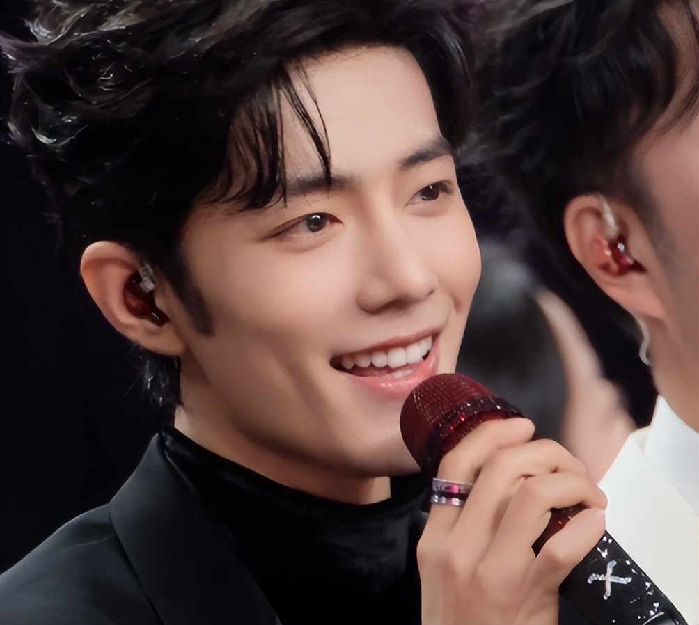 离春节不到1个月,肖战再传三大喜讯,让王一博和内娱“沉默”了