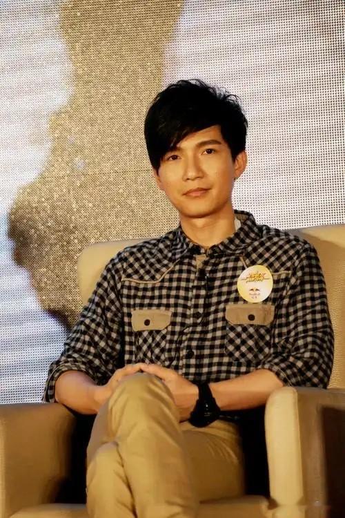 原来她就是陈楚生的妻子，怪不得41岁能逆风翻盘，娶个贤妻旺三代