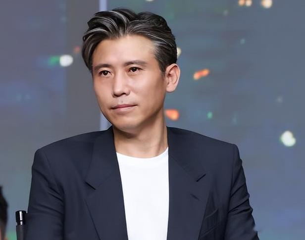 朱媛媛离世后，李乃文携妻子参加陈赫聚会，气质和朱媛媛如出一辙