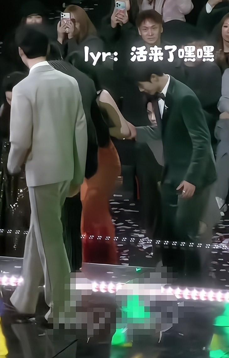 星光大赏：刘宇宁、李昀锐、檀健次扶女主，谁真情谁疏离一目了然