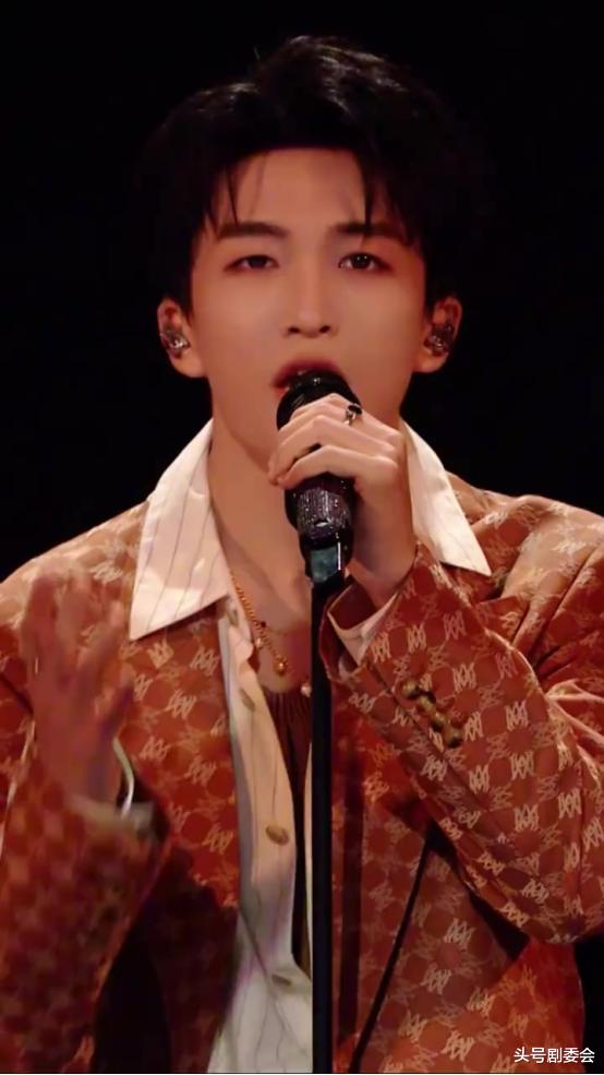 《天赐的声音》收官,4人升咖,3人太能装,2人火出国,1人零差评