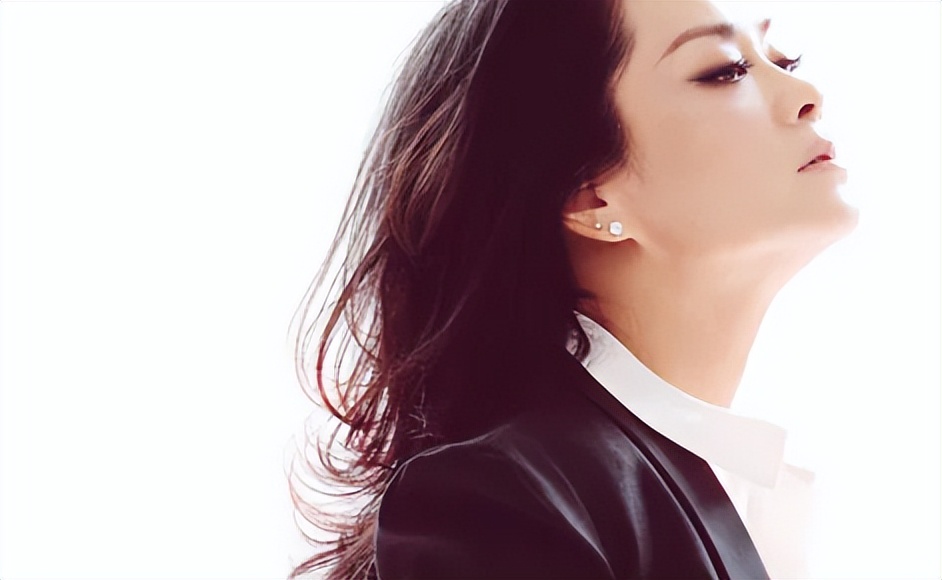 看62岁毛阿敏的生活，才知道她放弃260亿遗产，是真正的人间清醒