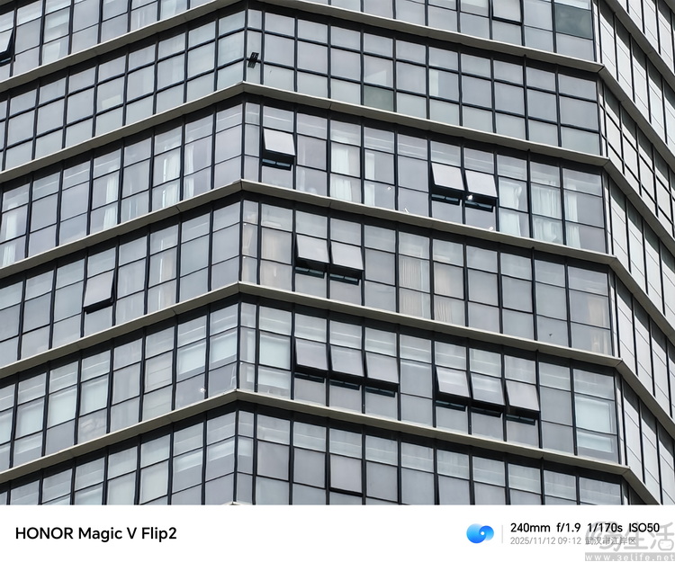 到了2025年，“小折疊”比過去好用了嗎