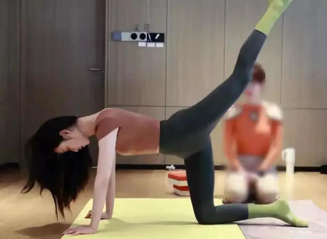 倪妮晒健身日常，身材太吸睛！