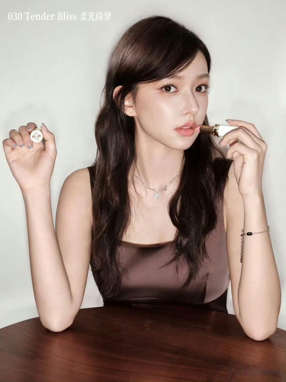 程潇｜和路易威登适配度100分，这组图美出新高度