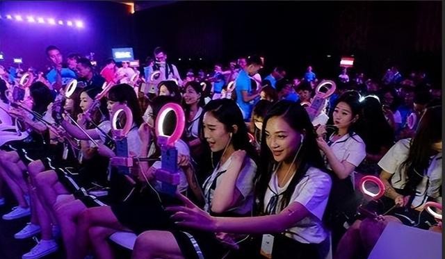 网红帝师账号被封,知情人曝原因,所谓见龙的人不过如此