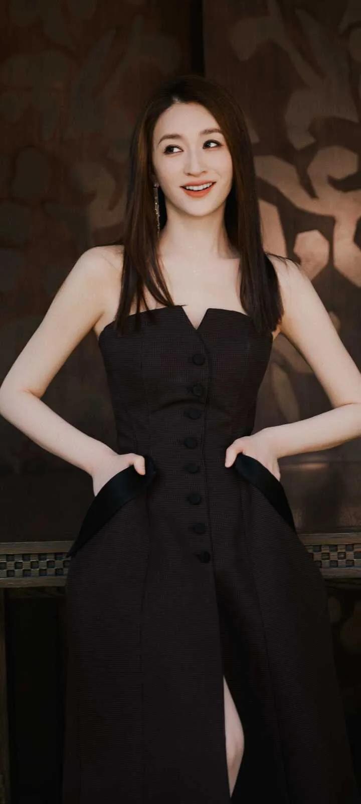 退群风波后霸气反击，李小冉：真实做自己，恶评不怕