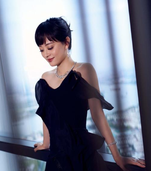 孙俪疑似搬迁英国，声称为了孩子的未来，网友：十几年前就布局了