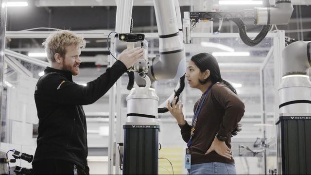 亞馬遜100萬機器人上崗，即將超越人類員工？機器人軍團接管工作