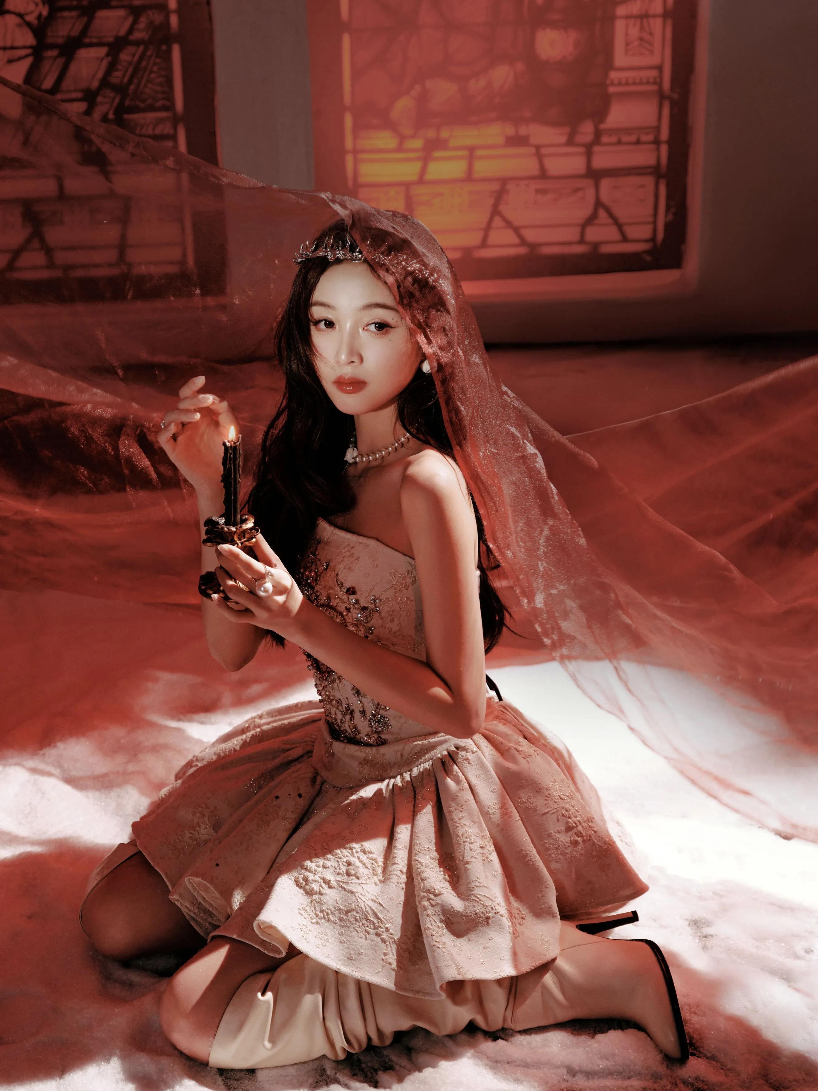 吴宣仪写真美图，女王大人