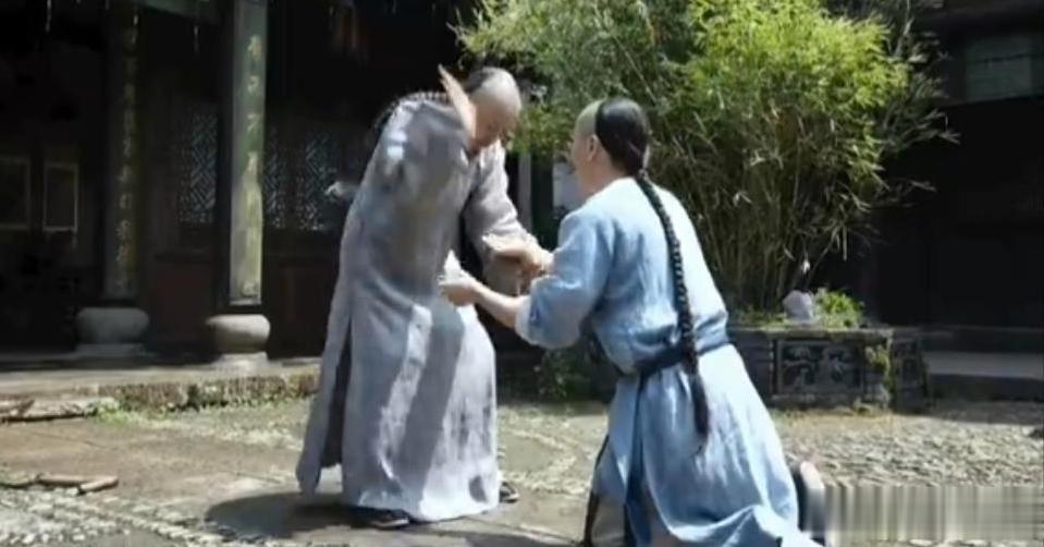 原来他俩是父子，儿子是名导父亲是老戏骨，凭《大生意人》再翻红