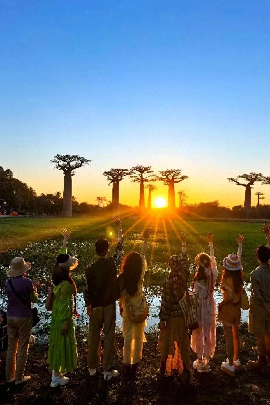 欧豪也没想到,马思纯离开他后,如今在张哲轩的手上闪闪发光了