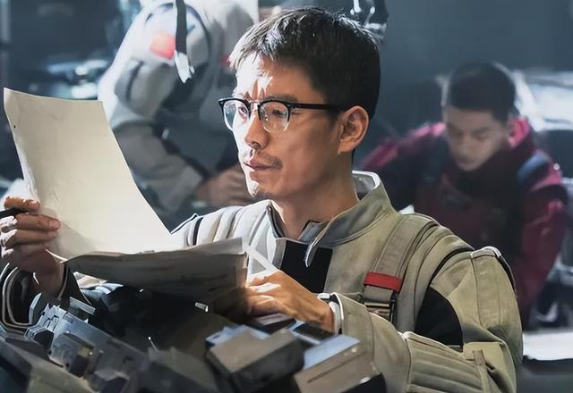 合作张艺谋没火,搭档吴京没红,如今50岁演完《戏台》,终于红了