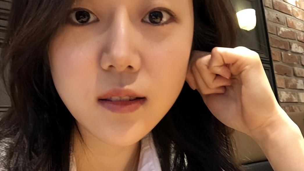 31岁韩国女演员猝逝，弟弟发文透露死因，生前吃不下饭饱受折磨