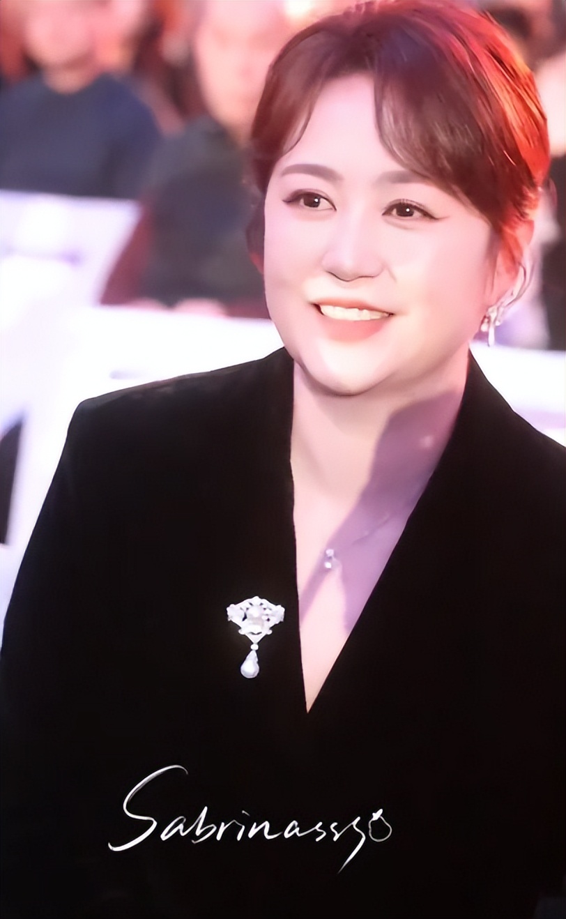 电影之夜太真实！章子怡脸肿又僵，马丽穿深V，秦海璐小肚腩抢镜