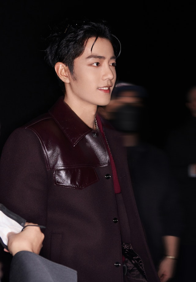 肖战再陷“恋爱疑云”：顶流男神的单身保卫战