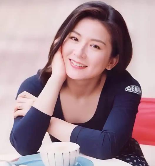 揭开天后陈淑桦“消失”的背后隐情:母亲的离世只是“导火索”