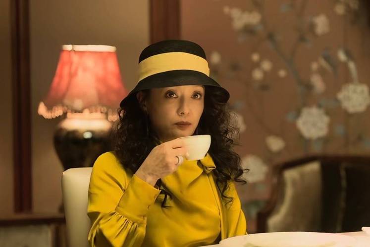 当红时嫁到美国,定居纽约多年,60岁风韵犹存!如今回国资源超好