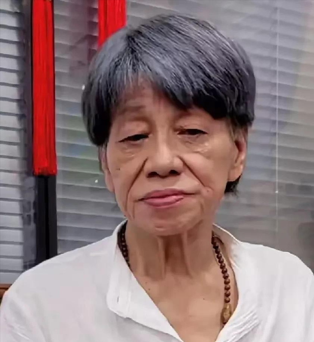 不露面不知道,一露面吓一跳!这些明星怎么突然就老得不成样子了