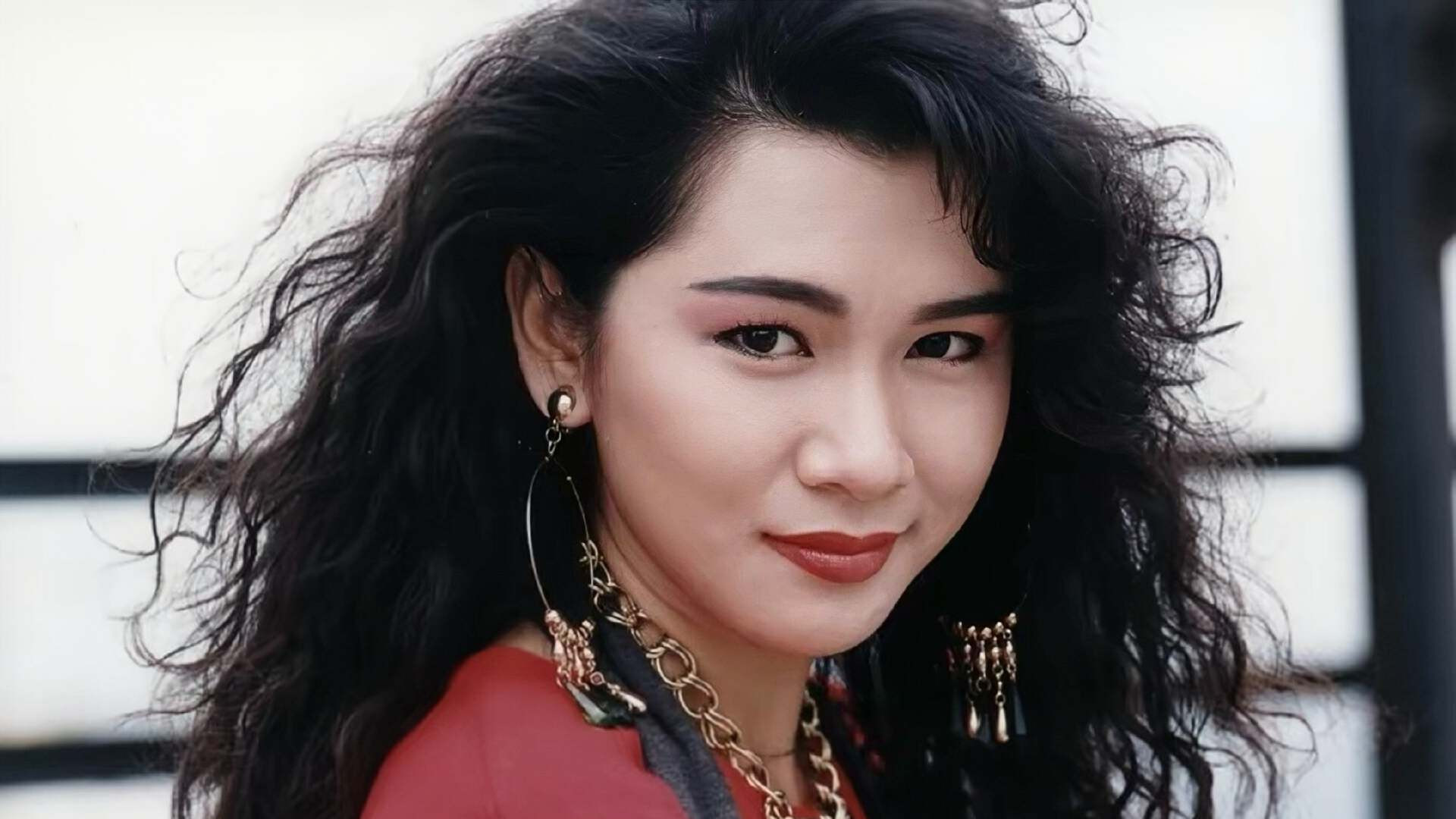 香港知名女星宣布复出，因更年期饱受情绪病困扰，是许志安初恋女友