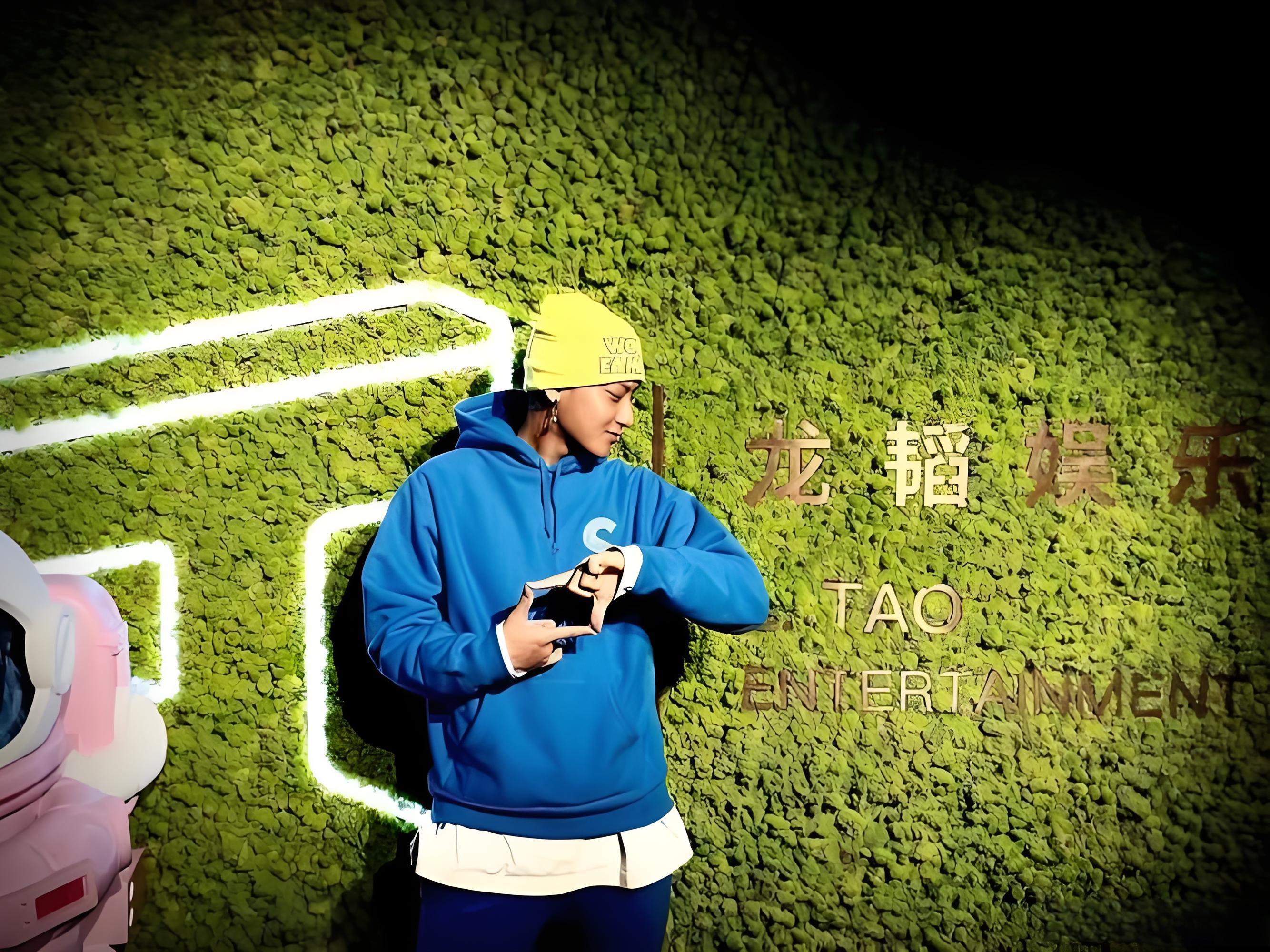 黄子韬开颅清淤缝合43针的经历震惊众人,从顶流到开厂制造卫生巾