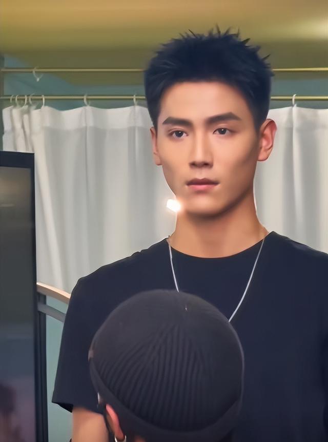 2025中戏、北电前四出炉！五官大气，长相周正，谁说内娱青黄不接