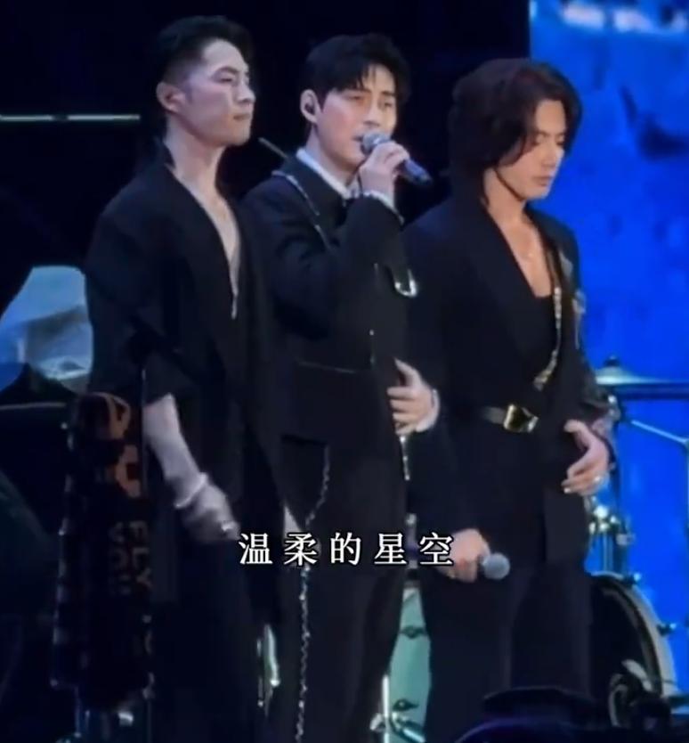 F4演唱会成照妖镜，佟丽娅褶多头秃，蒋丽莎脸僵肿，司雯嘉太惊艳