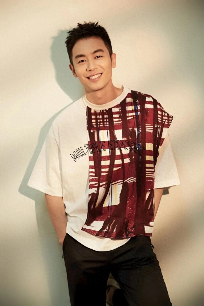 41岁朱亚文再破天花板,这一次,他让郭麒麟和整个娱乐圈沉默了