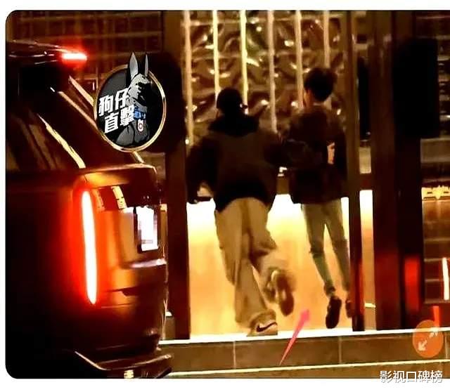 张兰与孙女拥抱,小玥儿表现生疏,动作僵硬,姐弟也长高了不少