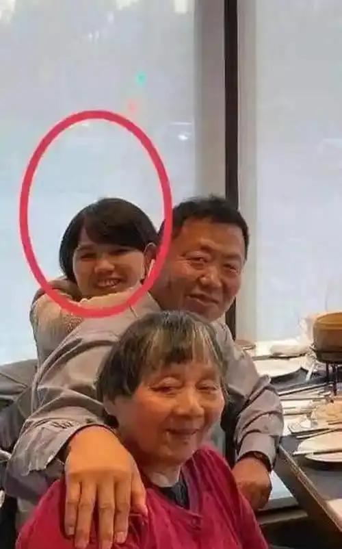 大儿子生母还是个迷,陈坤就被曝带双胞胎现身,此前已公开回应