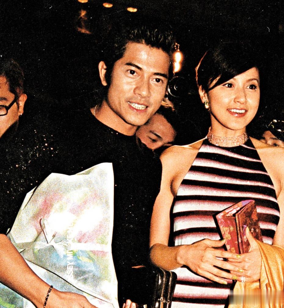 54岁藤原纪香风韵犹存很迷人，有过2段姐弟恋婚姻，无儿女成遗憾