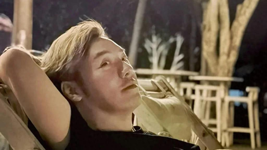 香港富二代正式被裁定破产，筹办同志节目亏本，曾讽郑嘉颖双面人