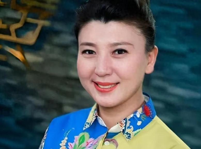 脸疼不疼？人民网彻查后，闫学晶首现身再传噩耗，这回真洗不白了