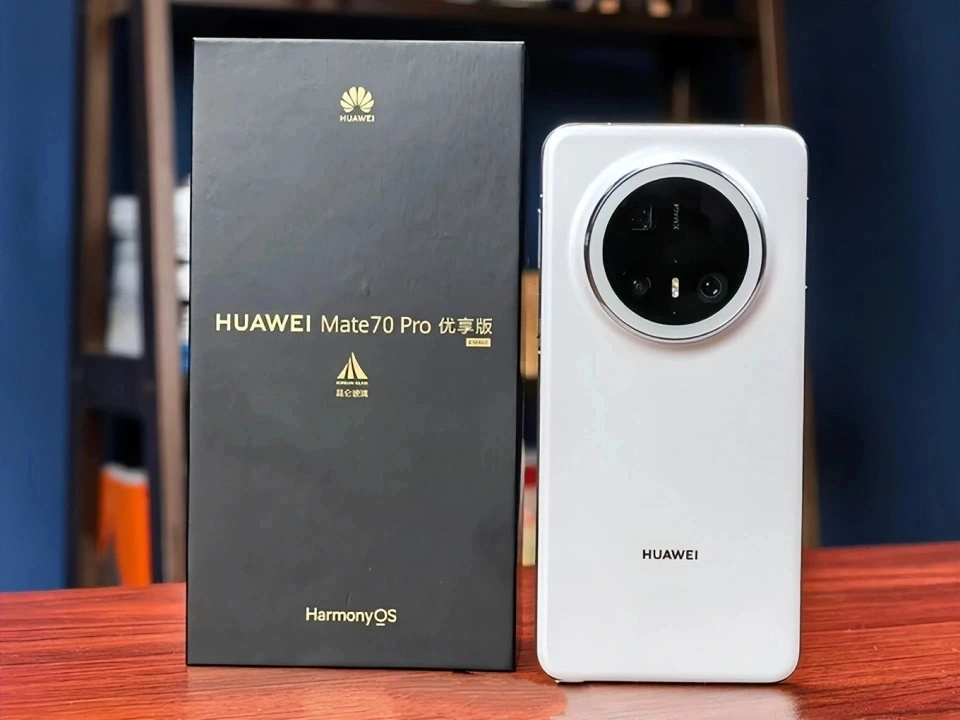 華為開始“反擊”，12GB+256GB跳水1500，高端旗艦售價再創新低