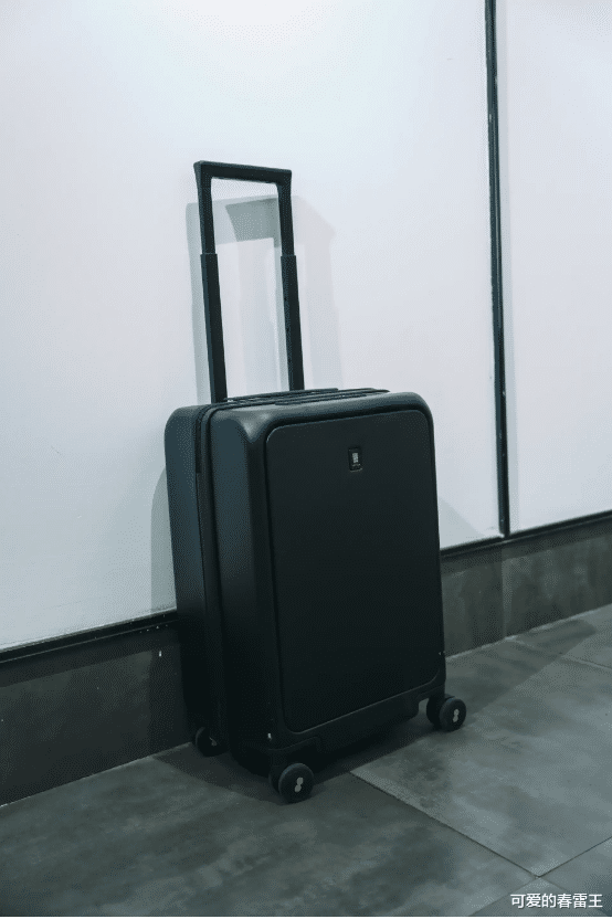 出差党的终极神器！地平线8号20寸登机箱拆解：这些细节让差旅效率翻倍
