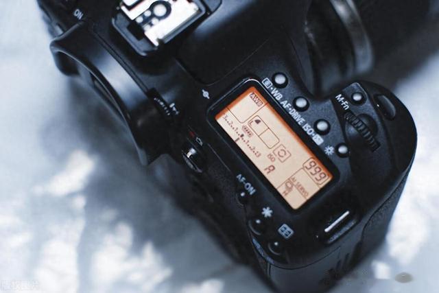 微单时代，大部分普通摄影用户都可以不用考虑高端旗舰机型了