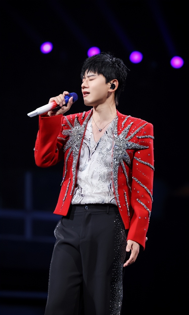 央媒发文，高调官宣42岁张杰喜讯，全网恭喜，终于等到这一天