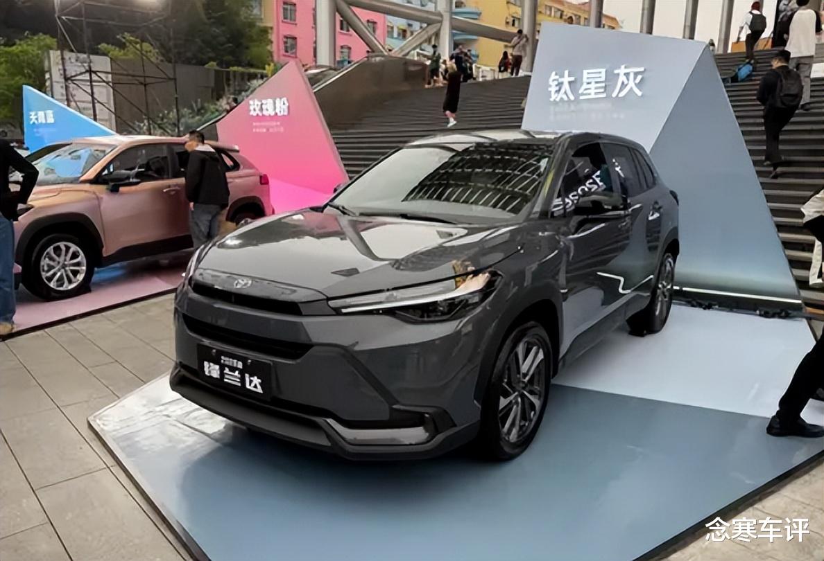 新款丰田锋兰达10.28万起，换装12.9寸大屏，8月份卖了近1.5万台