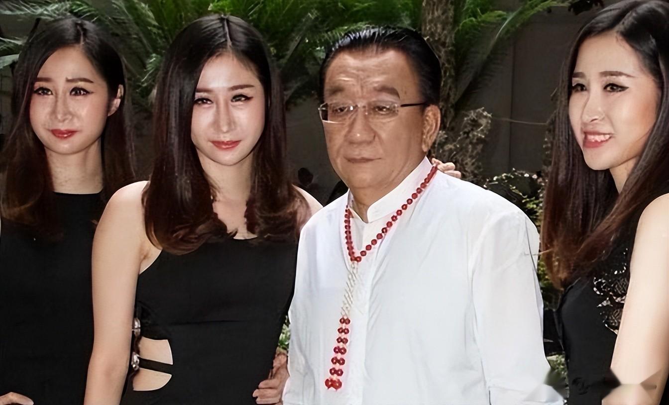 80大寿形同虚设?郭德纲这一次的“沉默”,没给侯耀华留半分体面