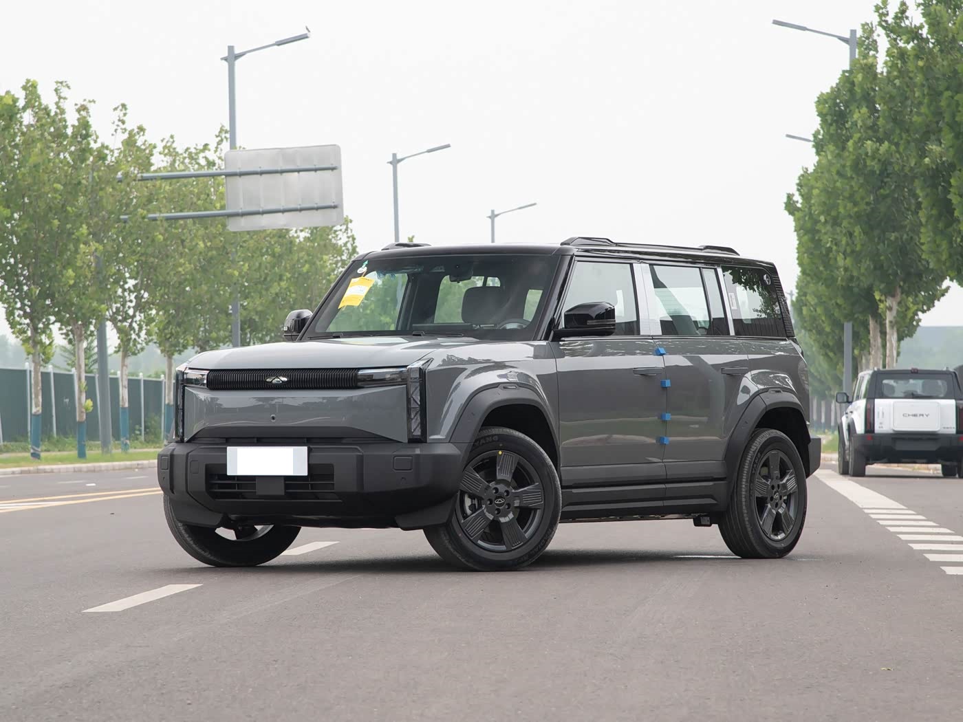 全新纯电“方盒子”SUV上市!不足10万起,外观硬朗,续航超400Km