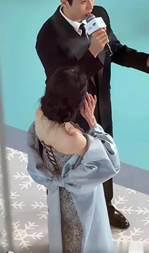 观赏杨幂的最佳视角被开发出来了，美的不像话！