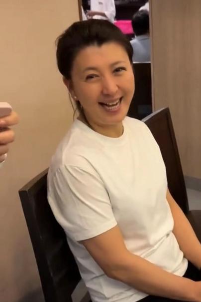 闫学晶哭穷风波大反转！儿子忍不住说出真相，有一点让那英说对了