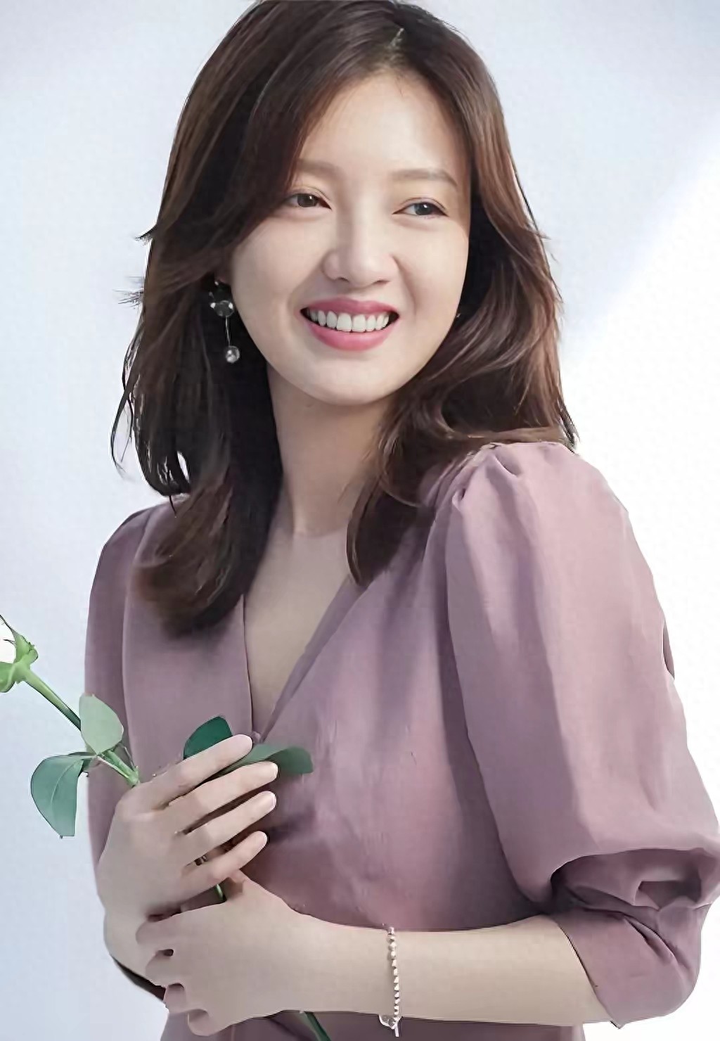 戏红人不淡,傅晶的清醒演艺路!