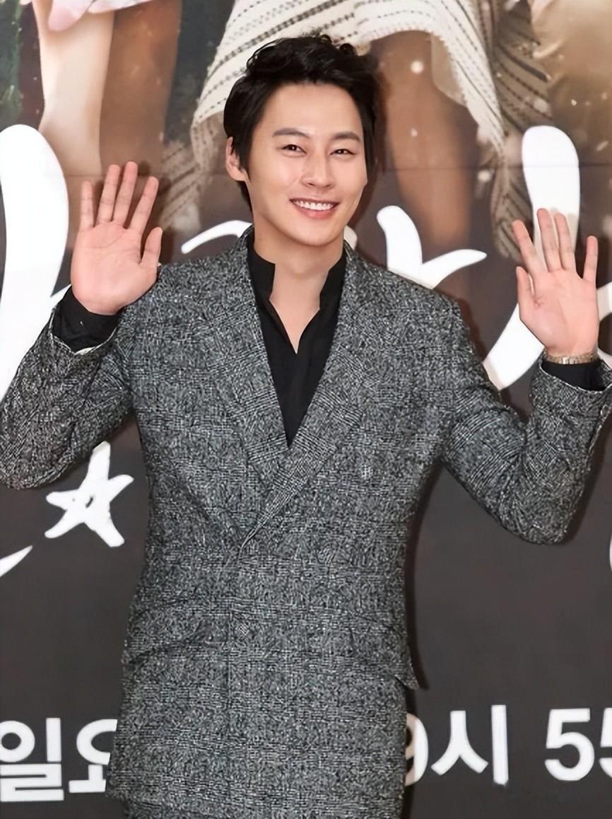 突发！40岁男星郑恩宇去世，一天前还悼念张国荣，曾称过得不幸福